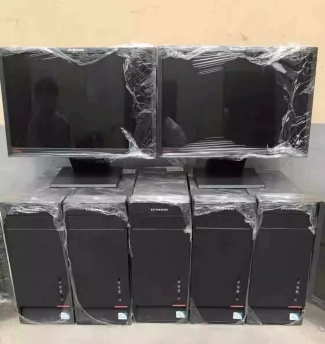 四核、i5二手办公电脑转让.联想台式电脑全套 有很多办公台式电脑要处理都是自用的好电脑。原装9成新35台，着急便宜处理了，全套转650/台，要全套送键盘鼠标。